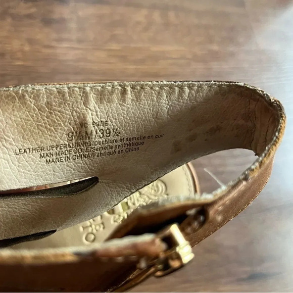 Vince Camuto Sandles - Picture 7 of 11